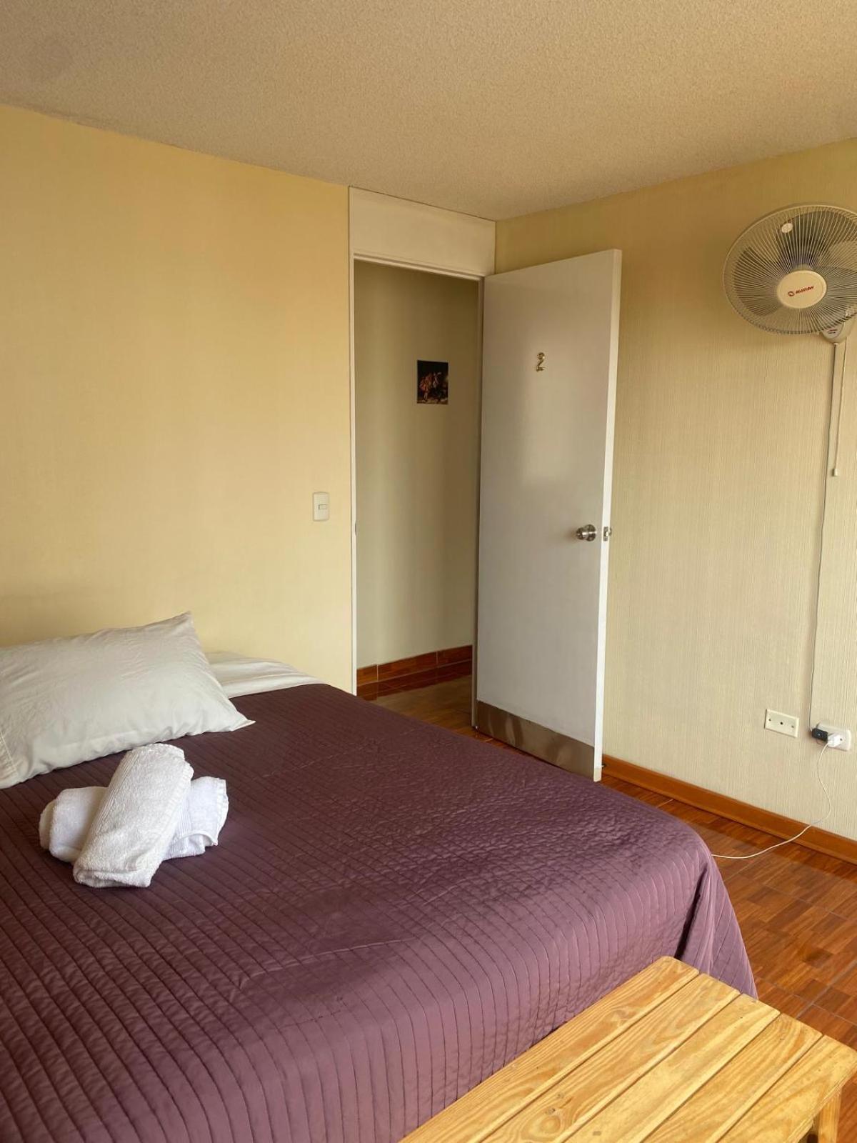 Habitación en casa particular Airport Layover Room-security-elevator-gym-free Wifi Lima